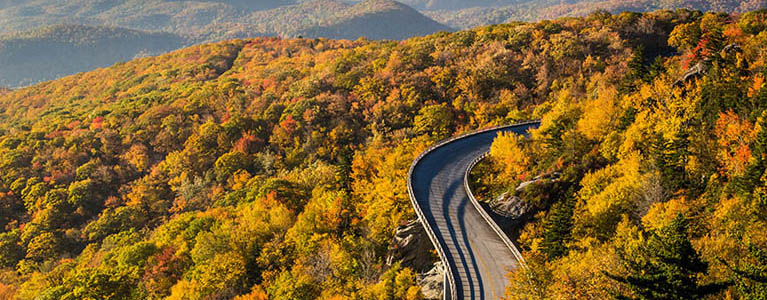 USA. Tail of the Dragon (Draakonitee) Phja-Carolinas