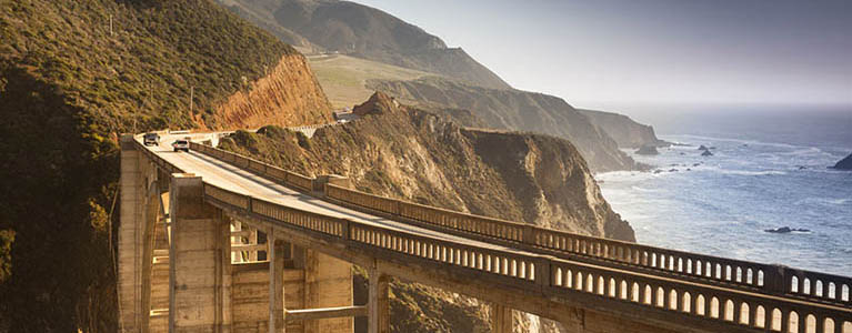 USA. Osariigi maantee Highway 1 Castroville’ist Big Surini Californias